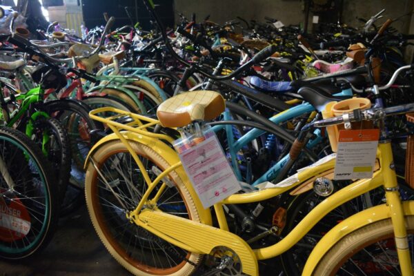 WM Department Store Return Bicycle Truckloads - Image 12