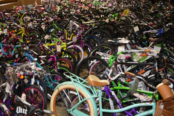 WM Department Store Return Bicycle Truckloads - Image 13